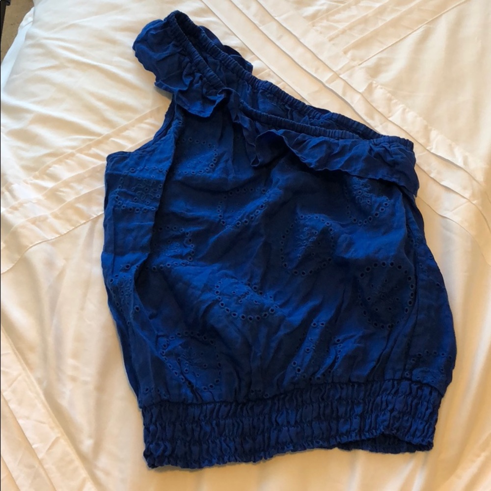 One shoulder top
